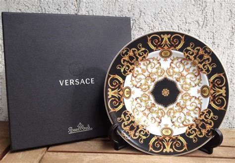 piatti versace usati|Vassoi e piatti decorativi da donna di Versace .